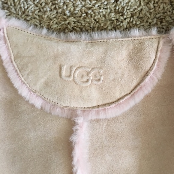 UGG poncho - Picture 3 of 5